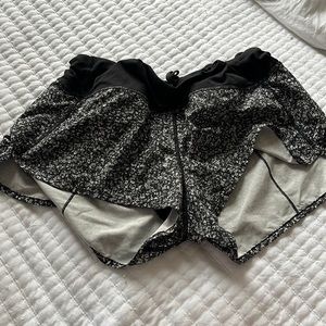 Lululemon Speed up Low-Rise Shorts size 10